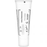 Un tube blanc de P. François Bedon Crème Éclaircissante Puissance (Crème Blanchissante) avec texte noir et capuchon argenté. L'étiquette comprend les informations sur le produit et une signature au bas du tube.