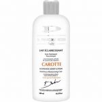 Image d'une bouteille blanche étiquetée "Pr. Françoise Bedon Paris". Le produit est le « Lait Éclaircissant Carotte Lightening Body Lotion », décrit comme un soin hydratant nutritif à base d'extrait de carotte et de vitamine E. Le flacon contient 500 ml (16,8 fl oz).