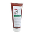 Un tube rouge étiqueté « Après-shampooing fortifiant et revitalisant KLORANE avec quinine et vitamines B ». L'emballage présente une image de fleurs et de feuilles de quinine. La taille du produit est de 200 ml (6,7 fl. oz.).
