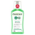 Un flacon vert de bain de bouche Fluocaril bi-fluoré 25mg, saveur menthe. Le flacon présente un étiquetage rouge et blanc soulignant l'action antibactérienne. Le texte en français met en avant les bienfaits : lutte contre les caries, reminéralisation de l'émail et réduction de la plaque dentaire. Sans alcool.