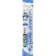 Une brosse à dents pour bébé emballée étiquetée « GUM Baby » adaptée aux enfants de 0 à 2 ans. La brosse à dents est bleue avec des rayures blanches et porte une mascotte de pingouin bleu et blanc sur l'emballage. L’arrière-plan présente des étoiles colorées.
