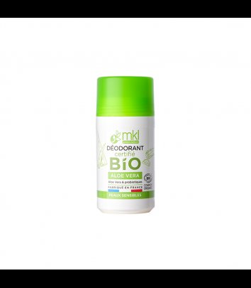 Un contenant cylindrique blanc de déodorant biologique certifié MKL à l'aloe vera. L'étiquette est verte et blanche et mentionne qu'elle convient aux peaux sensibles. Le produit est étiqueté « BIO », indiquant qu'il est biologique et exempt de sels d'aluminium.