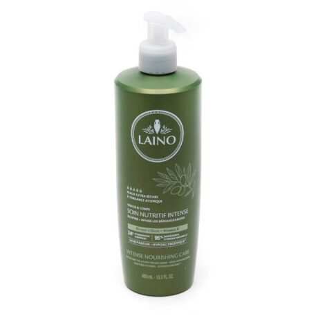 Un flacon vert de lotion Soin Nourrissant Intense Laino avec un distributeur à pompe. La bouteille comporte du texte blanc et une image de branches d’olivier. Il est étiqueté comme adapté aux peaux très sèches, procurant une hydratation 24 heures aux peaux sensibles ou à tendance atopique. 400 ml (13,5 onces liquides).