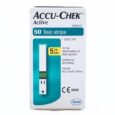 Une boîte de ACCU CHEK Active Bandelettes Boite De 50 pour le suivi de la glycémie. La boîte est blanche avec des accents bleu sarcelle et vert foncé, avec une image d'une bandelette réactive et un texte indiquant qu'elle est adaptée à l'autotest et compatible avec les appareils Accu-Chek Active.