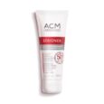 l'image montre un tube blanc et rouge de gel solaire acm laboratoire dermatologique sébionex spf 50+. le produit est destiné au visage et offre une protection solaire matifiante pour les peaux grasses et à imperfections. le tube contient 40 ml de produit.