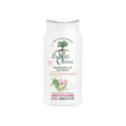une bouteille blanche de shampoing « le petit olivier » étiquetée « shampooing lait soin douceur » avec de la crème d'amande et de riz. la bouteille met en avant le fait qu'elle est à 95 % naturelle, sans silicone, sans sulfate et présente une image d'amandes, de grains de riz et de fleurs roses.