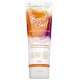 un tube de 250 ml de gelée capillaire boost curl de "les secrets de loly" est présenté. l'emballage présente un fond blanc avec des accents orange et violet. le texte sur la bouteille met en évidence ses propriétés anti déshydratation et indique qu'elle est composée à 99,6 % d'ingrédients naturels.
