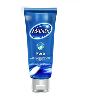 un tube bleu étiqueté « manix pure gel lubrifiant intime » avec un bouchon blanc. l'emballage met en valeur « sans paraben » et mentionne « hydratation & douceur ». un petit logo avec une feuille est visible près du haut.