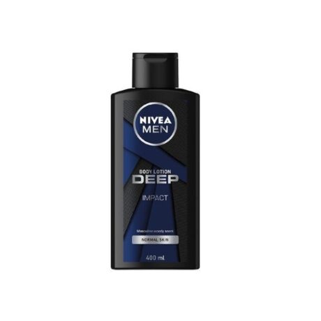 flacon de lotion corporelle nivea men deep impact, 400 ml, au design noir et bleu foncé. l'étiquette indique qu'elle convient aux peaux normales et qu'elle dégage un parfum boisé masculin.