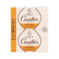 image de deux paquets de savon cavaillès, étiquetés « savon extra doux » et « lait et miel » pour peaux sensibles. le texte bien visible sur le côté indique « 3+1 gratuit », ce qui indique une promotion. le design présente des tons crème et orange.