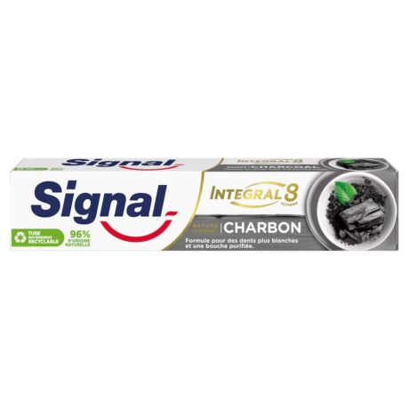une boîte de dentifrice signal integral 8 charcoal mettant l'accent sur les ingrédients naturels. l'emballage présente une illustration au charbon et une feuille de menthe, soulignant les propriétés de fraîcheur et de purification. le texte indique un tube recyclable.