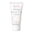 tube blanc de masque cleanance eau thermale avène, étiqueté comme masque et gommage pour peaux grasses et sujettes aux imperfections. il comporte un texte en français et en anglais et a une capacité de 50 ml (1,6 fl oz). le design comprend un simple motif en spirale.