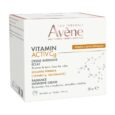 une boîte de crème intensive Éclat avène à la vitamine cg et à la niacinamide, étiquetée en anglais et en français. l'emballage comporte les détails du produit, le poids net de 50 ml et le slogan « illumine le teint, lisse les rides ».
