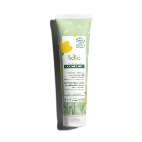 tube de crème pour le change klorane bébé à l'huile d'olive bio. l'emballage est vert clair avec des éléments de design jaunes et blancs. il est étiqueté cosmos organic avec un poids net de 100 ml (3,38 oz).