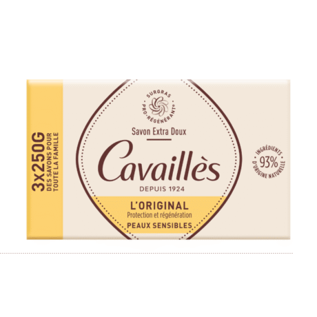 emballage du savon cavaillès, étiqueté « l'original », conçu pour les peaux sensibles. il met en avant « protection et régénération » et mentionne 93 % d'ingrédients d'origine naturelle. il contient trois pains de 250 g et arbore un design vintage.