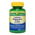 une bouteille verte de complément alimentaire spring valley calcium, magnesium & zinc plus vitamine d avec un couvercle jaune, contenant 250 comprimés enrobés, étiquetés pour la santé des os et des muscles.